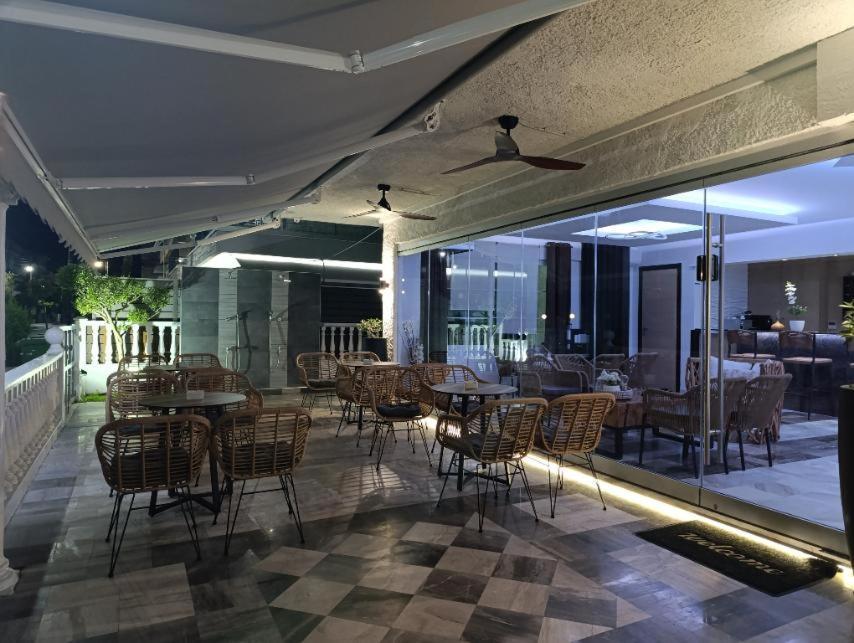 Hotel Kostas Olympiakí Aktí エクステリア 写真