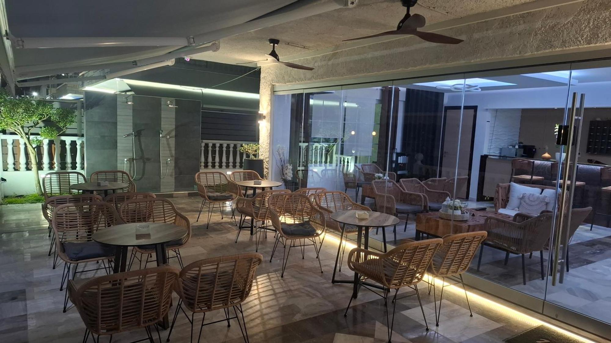 Hotel Kostas Olympiakí Aktí エクステリア 写真