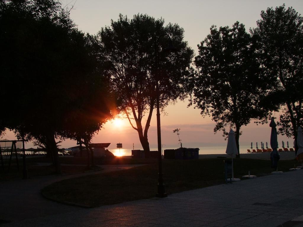 Hotel Kostas Olympiakí Aktí エクステリア 写真